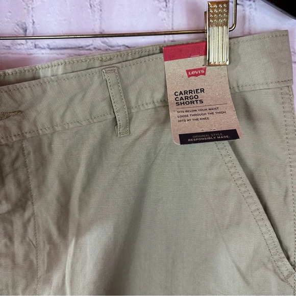 NWT levi's carrier cargo shorts sz 40 - Picture 8 of 9
